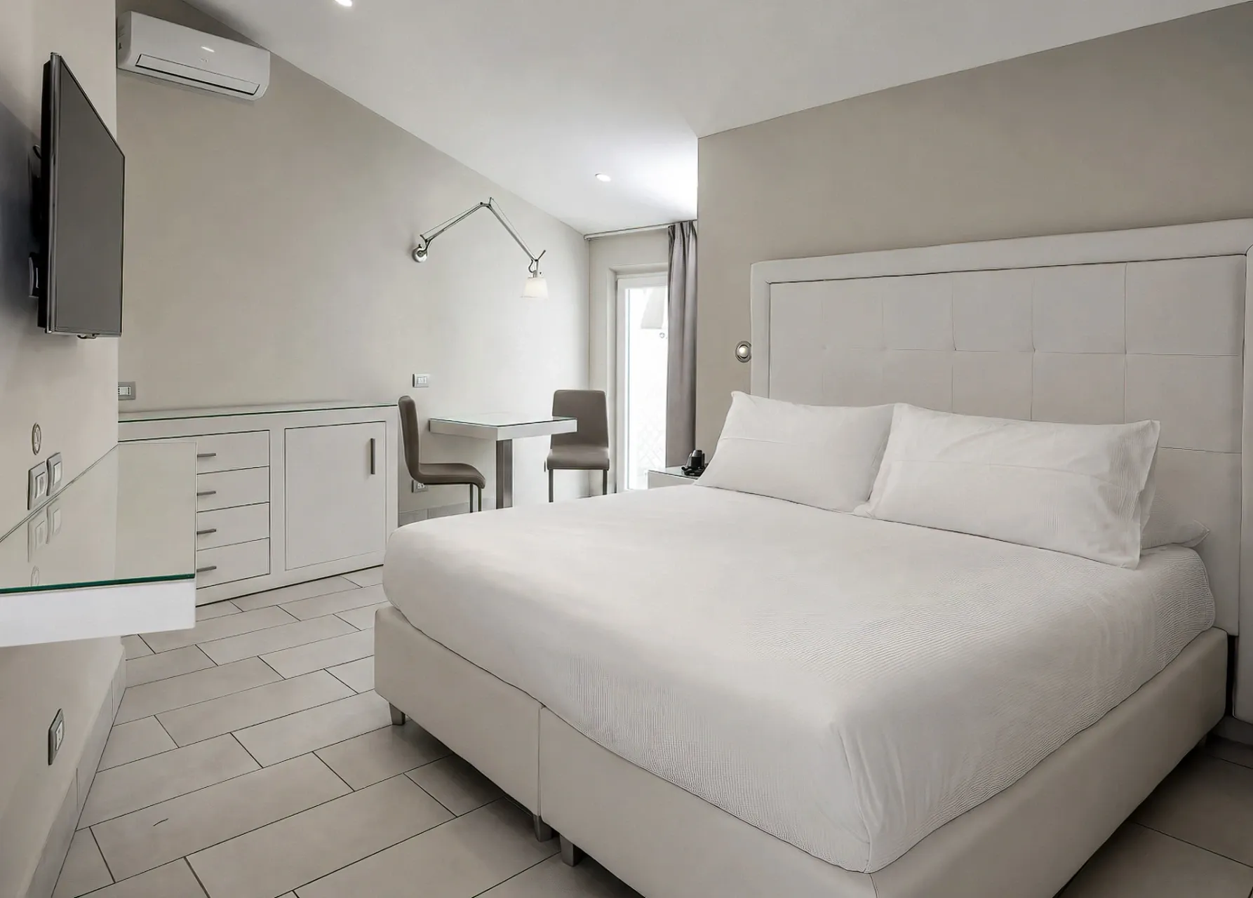 Deluxe Room with Jacuzzi-1